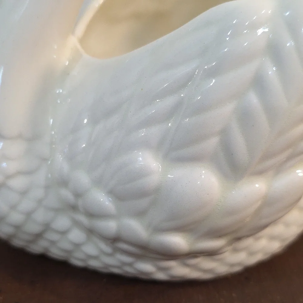 Vintage Holland Mold Swan Ceramic Planter Vase/Candy Dish 7” White  Pearlescent - Picture 8 of 10